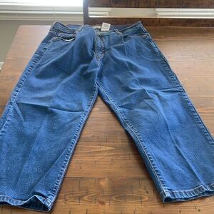 Levi capris size 16.